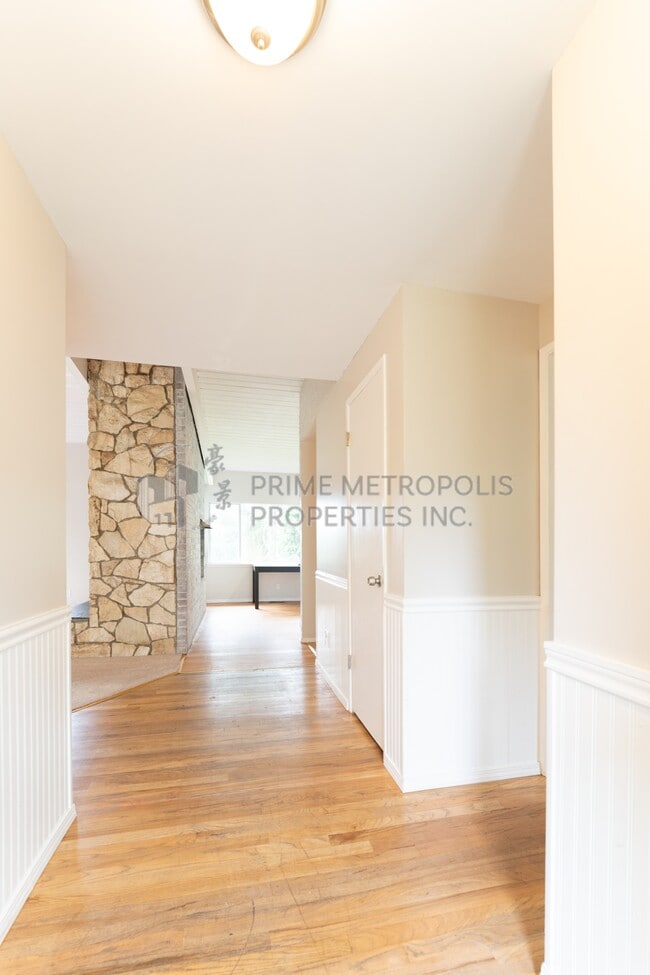 Building Photo - 28 21st Pl