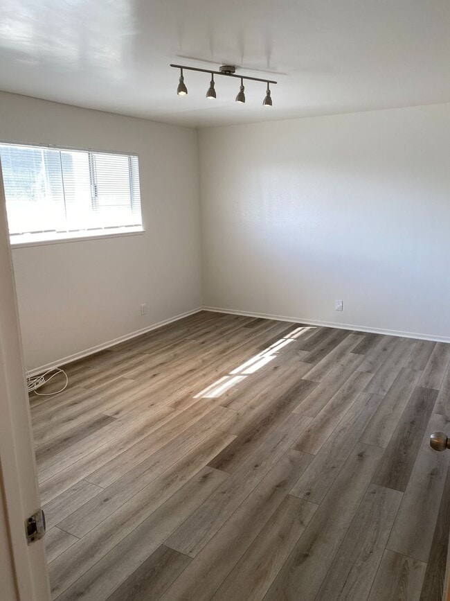 Building Photo - Spacious 4/2 condo available soon!