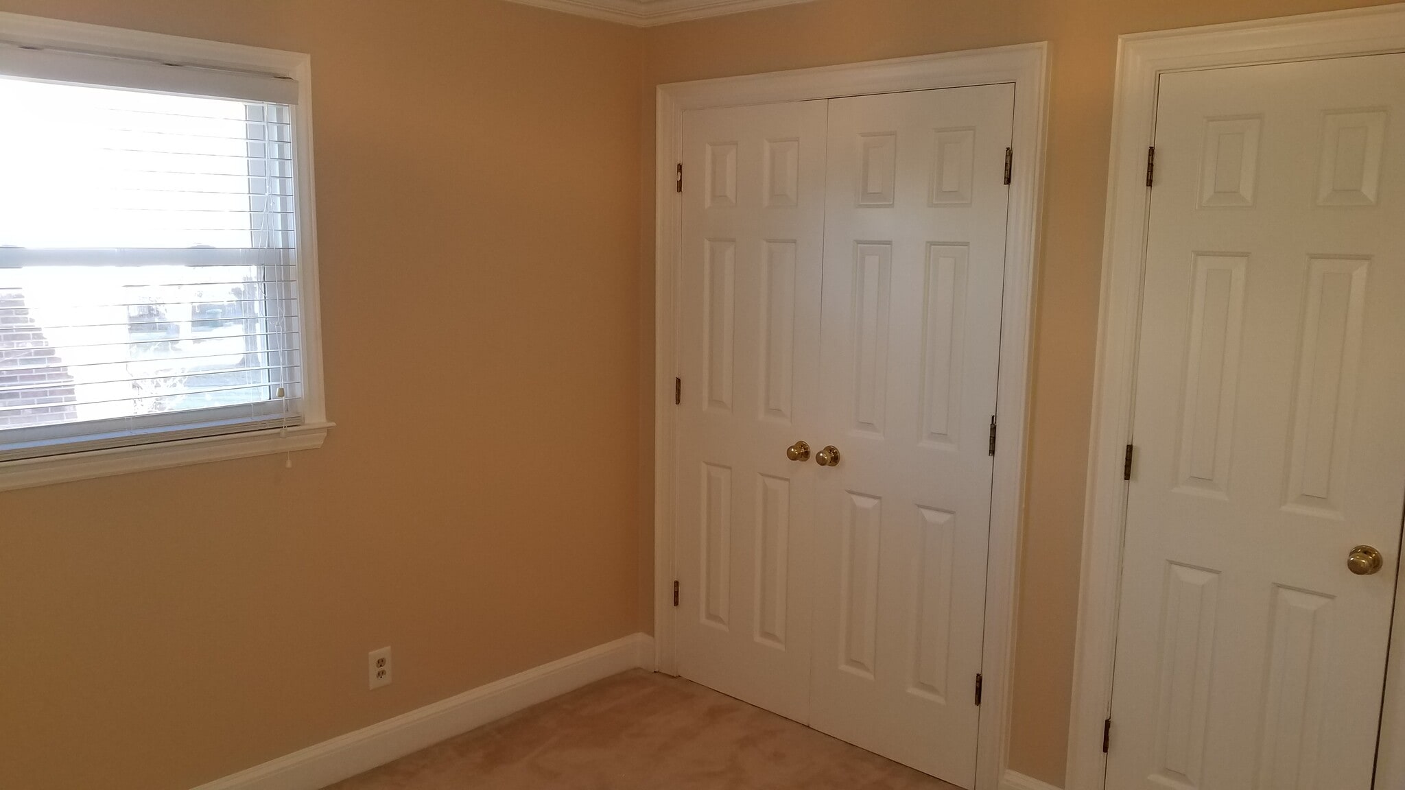 Building Photo - 2512 Burgundy Dr