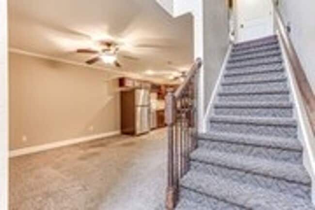 Building Photo - PRICE REDUCED!
