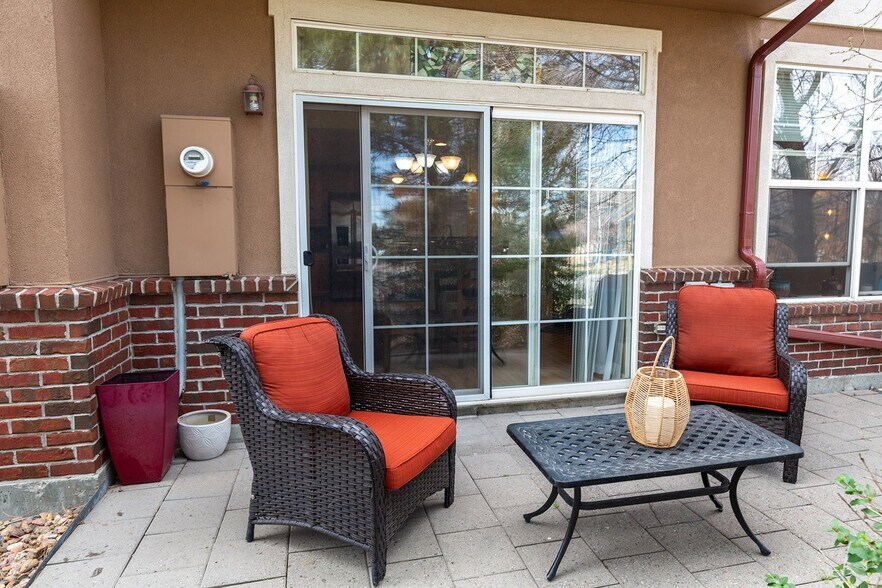 Building Photo - 15201 E Batavia Pl