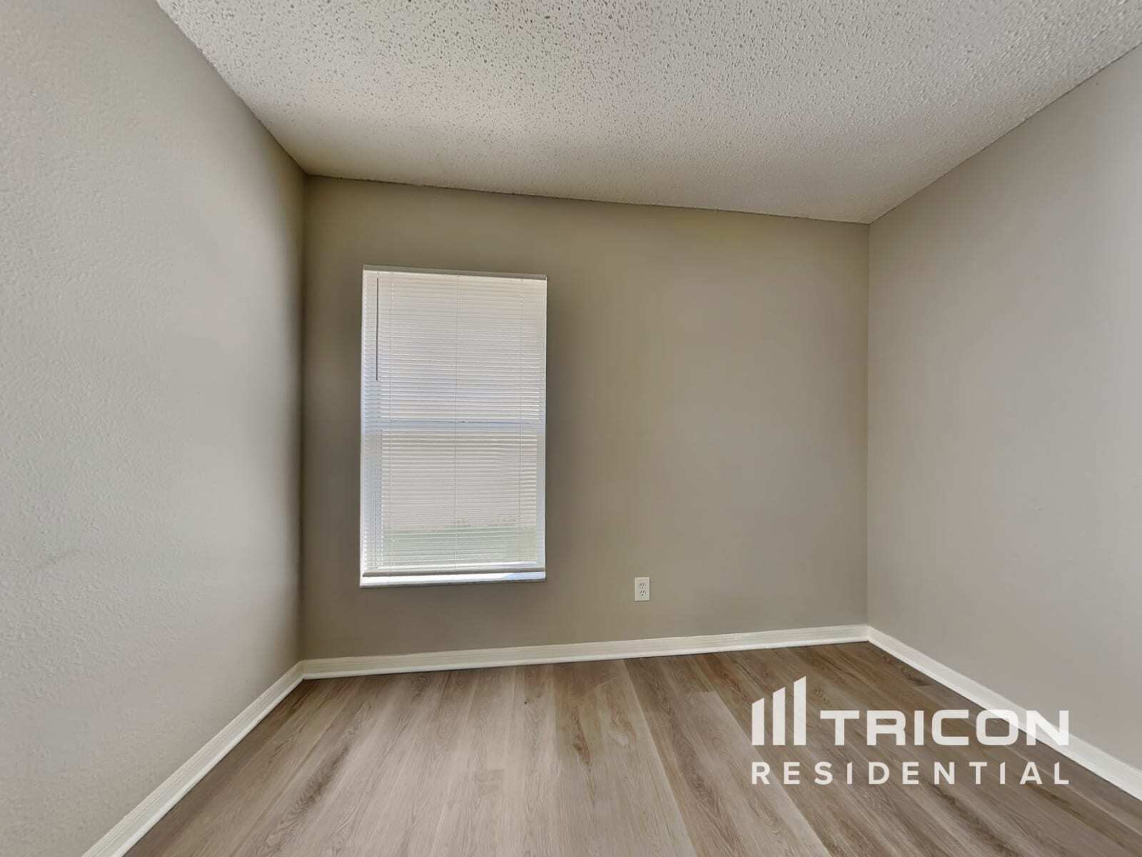 Building Photo - 828 Cape Cod Cir