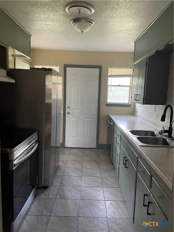 Primary Photo - 2512 Live Oak Dr