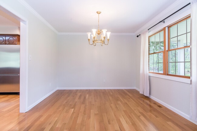 Building Photo - 6868 Crane Rd