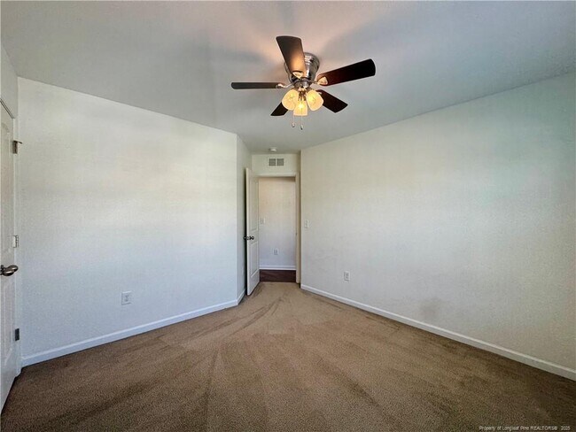 Building Photo - 350 Watchmen Ln