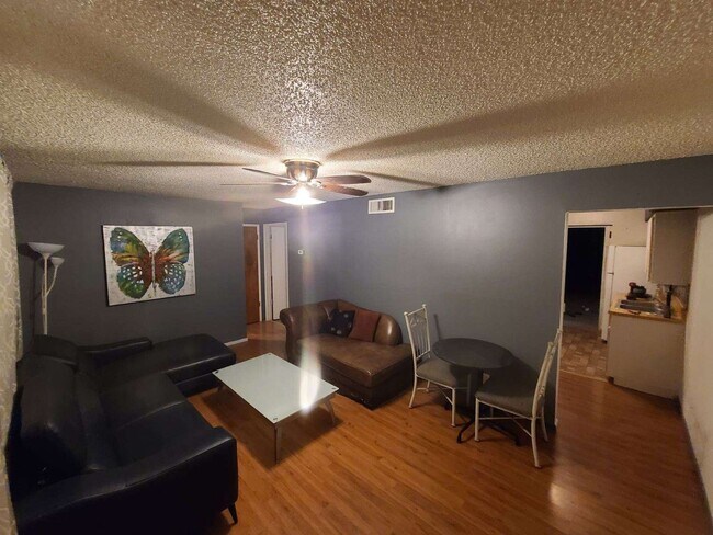 Building Photo - 4924 N Woodmere Fairway