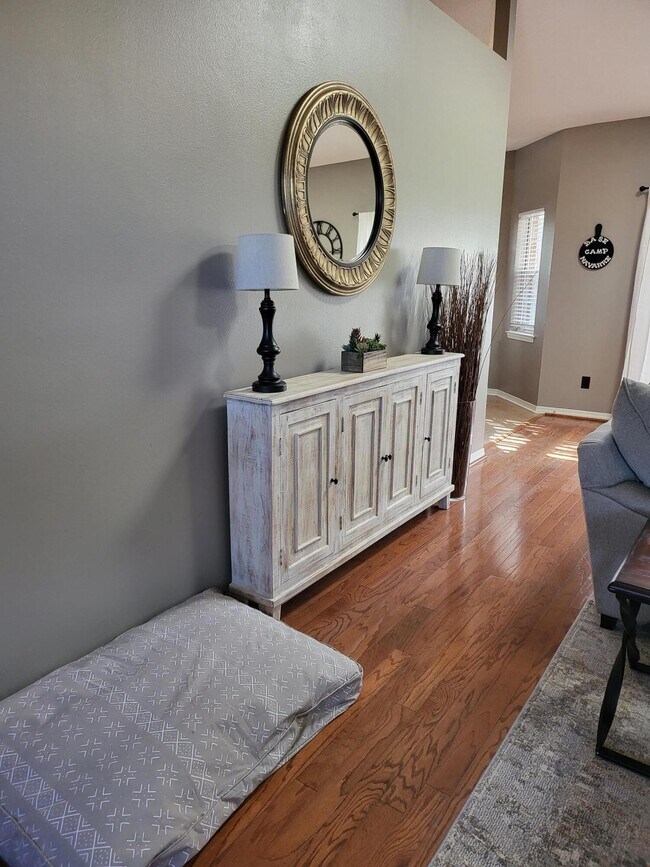 Building Photo - 9331 Vandivere Dr