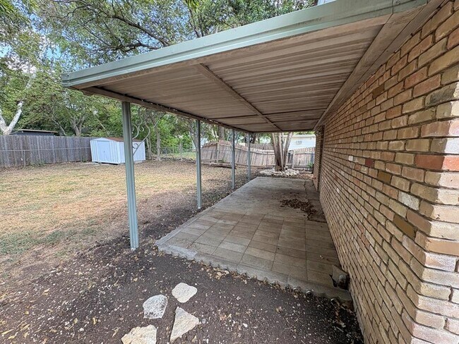 Building Photo - 6506 Linda Ln