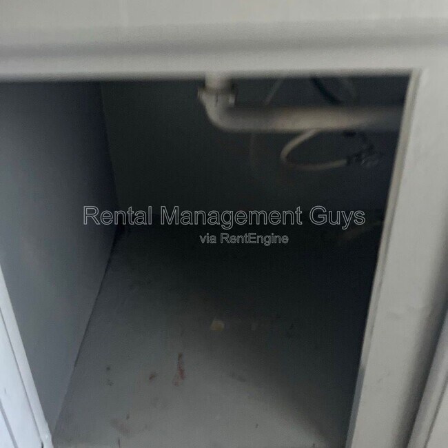 Building Photo - 2110 Fremont Ave N