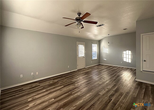 Building Photo - 2710 Ashley Dr