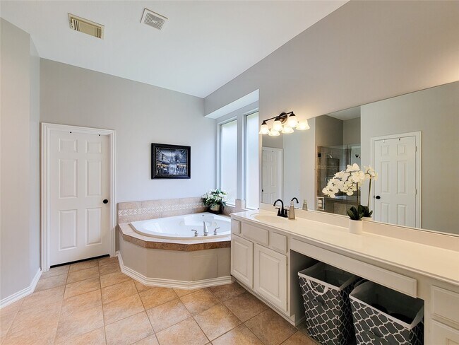 Building Photo - 78 N Bluff Creek Cir