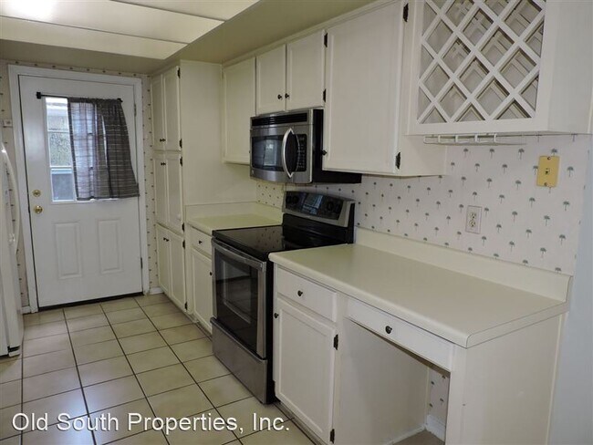 Building Photo - 3501 Parkwood Ave