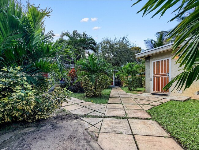 Building Photo - 426 NE 77th St