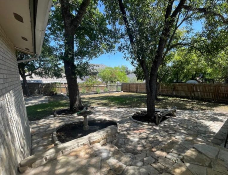 Building Photo - 2611 Woodline St