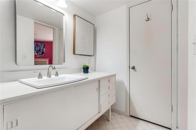 Building Photo - 4044 Buena Vista St