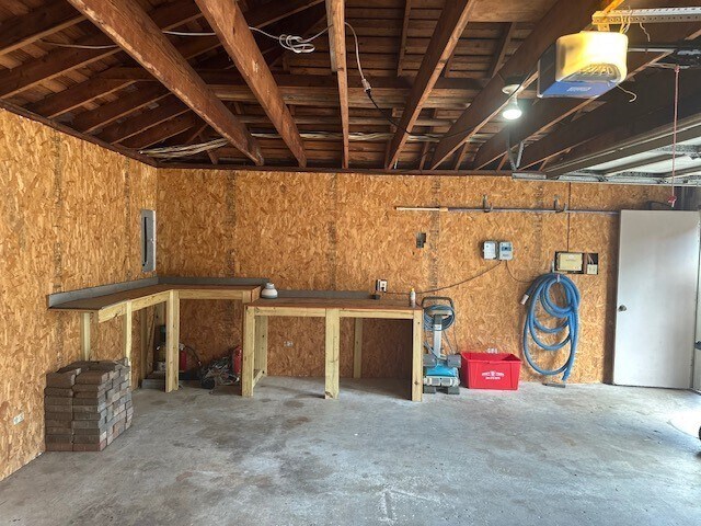 Building Photo - 18015 Heaton Dr