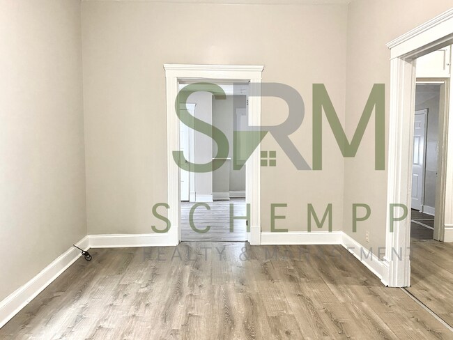 Building Photo - 3 Bedroom house with bonus room in Portland!- Section 8 accepted