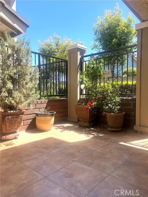 Building Photo - 5052 Hampton Ct