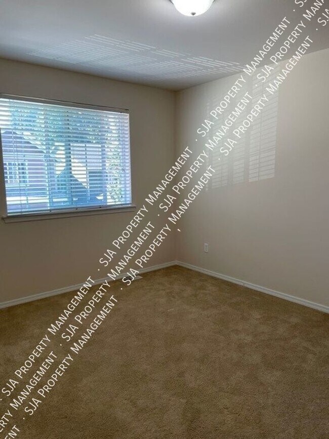 Building Photo - 4117 151st St SE