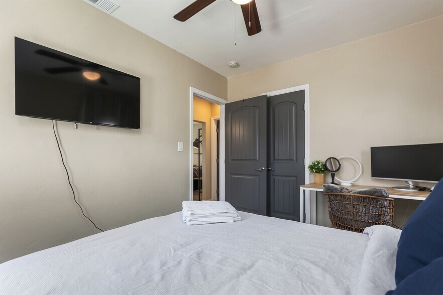 Building Photo - 2039 O Ave