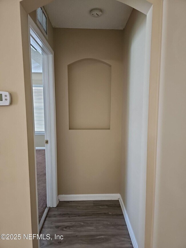 Building Photo - 1971 Belhaven Dr