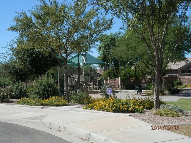Building Photo - 1463 E Prescott Pl