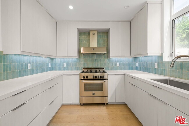 Building Photo - 808 Brooks Ave