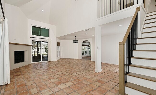 Building Photo - 15 Crinkleroot Ct