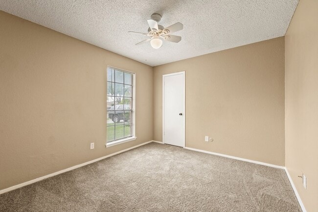 Building Photo - 6333 Scott Ct