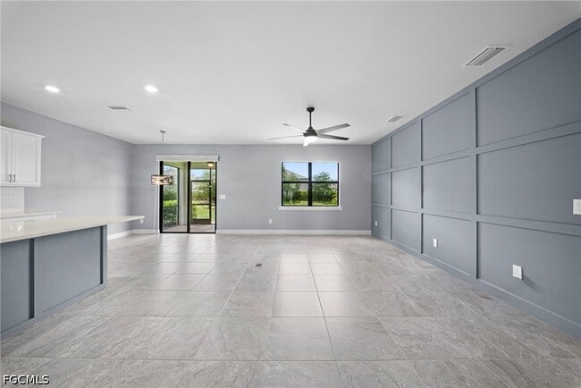 Building Photo - 3685 E Hampton Cir