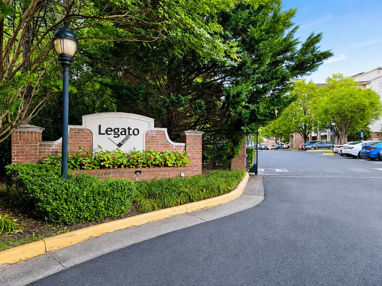 Community entrance - 4405 Weatherington Lane, Fairfax, VA 22030