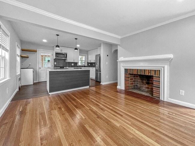 Building Photo - 41 Burrwood Rd