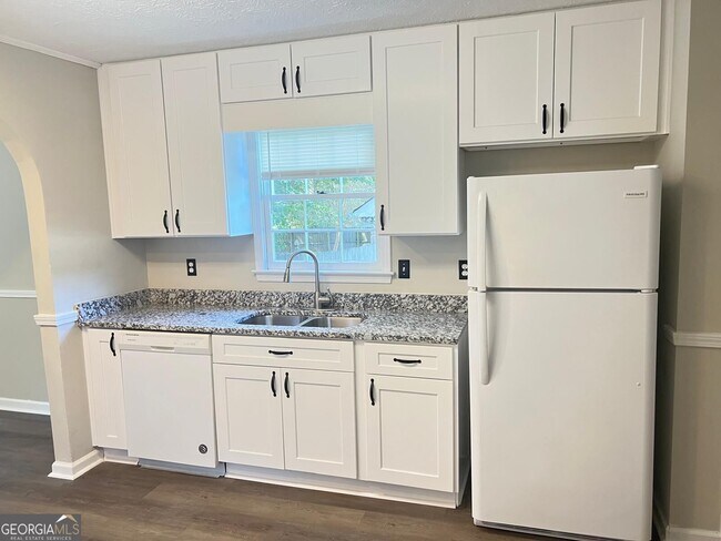 Building Photo - 510 Cornwallis Way