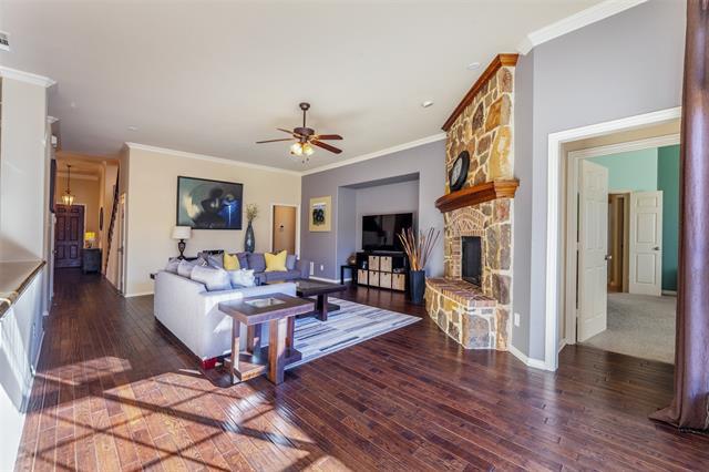 Building Photo - 920 Fannin Dr