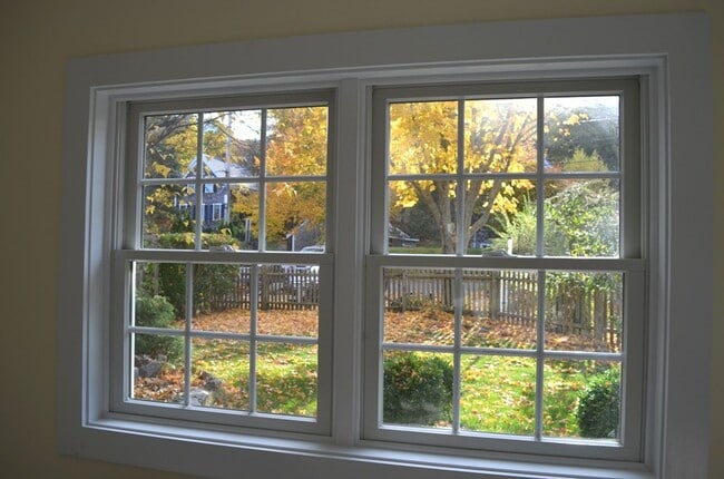 Building Photo - Winter Rental: Available Oct. 1-May 31 (Ut...