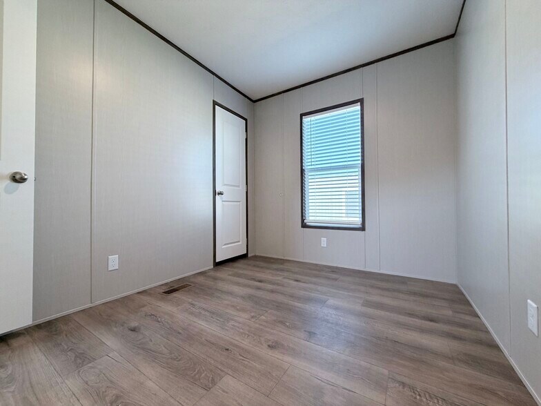 Building Photo - 709 N Collins Fwy