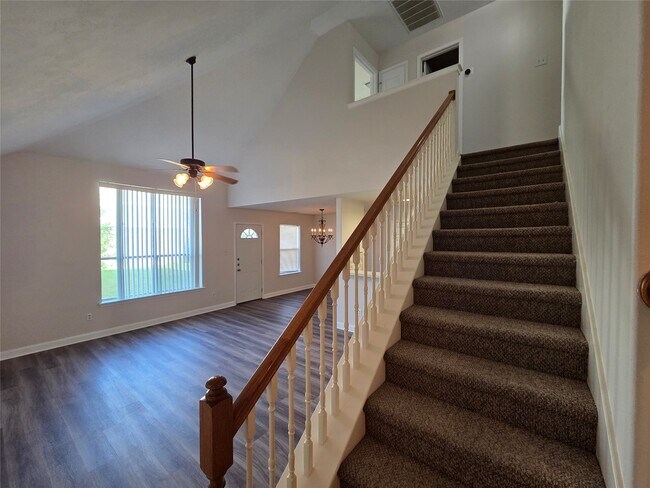 Building Photo - 10903 Windfern Lakes St