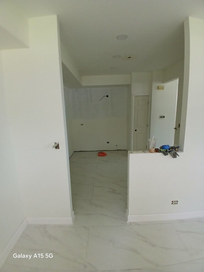 Building Photo - 1150 Regency Dr