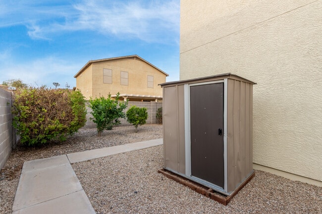 Building Photo - 2574 E Meadow Mist Ln