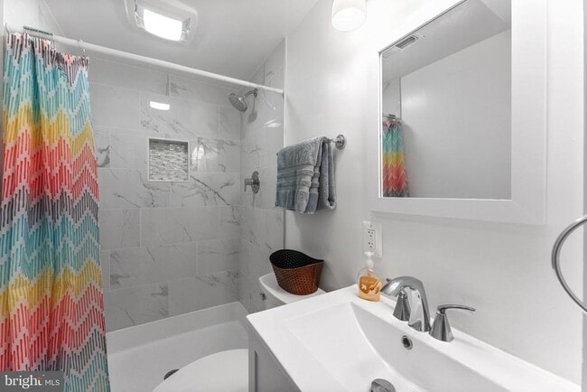 Building Photo - 12816 Greenhall Dr