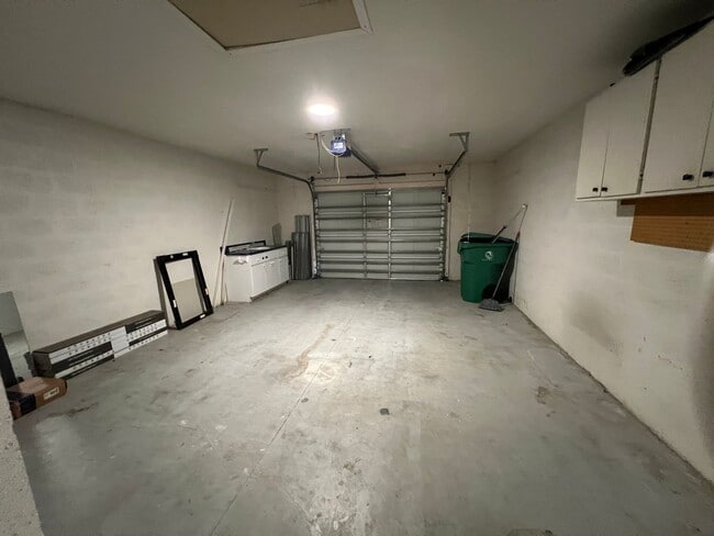 Building Photo - 2/2/1 with lanai Duplex in Deep Creek