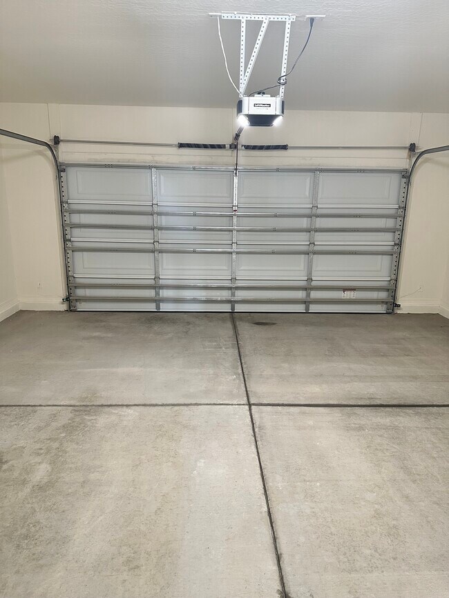 Building Photo - 4228 S 58th Ave