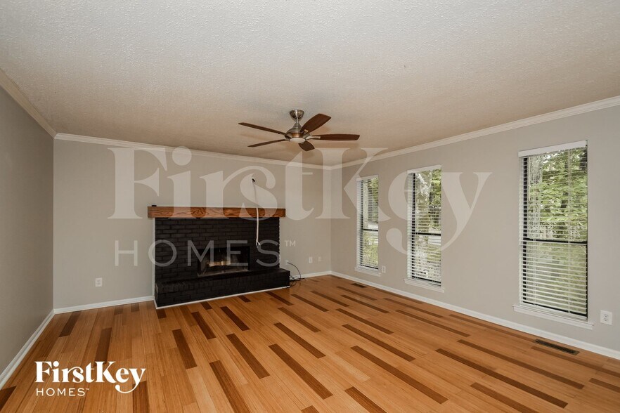 Building Photo - 303 Coalmont Rd