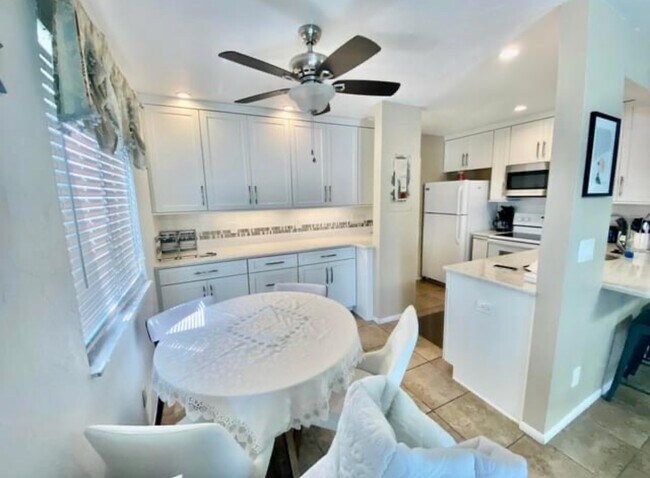 Building Photo - 3334 Ottawa Cir