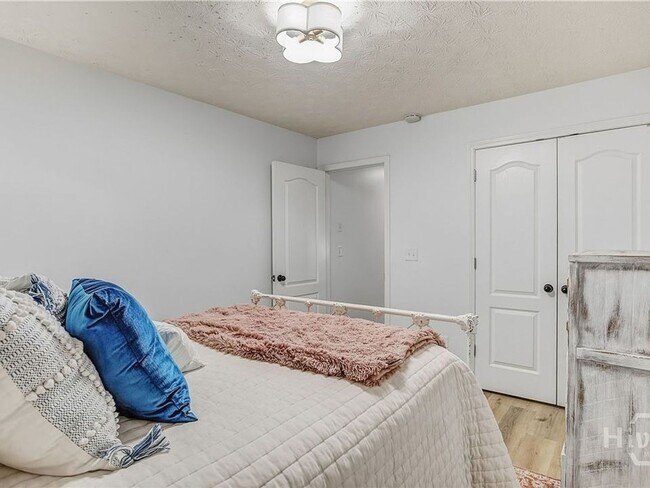Building Photo - Beautiful 3BR/3BA Home with Private Pool in Commerce