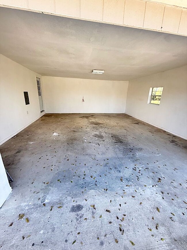 Building Photo - Nice 3 Bdrm 1 Bath Home in Gunter Texas