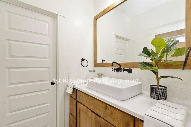 Building Photo - 3280 S Ruffian Ln