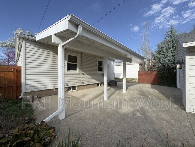 Building Photo - 1878 E Stratford Ave