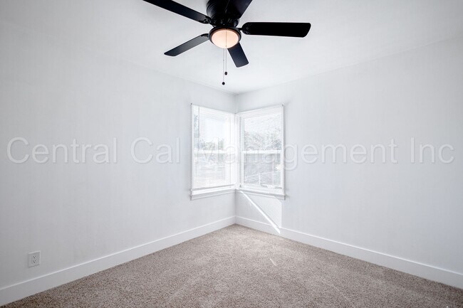 Building Photo - 1001 Woodrow Ave