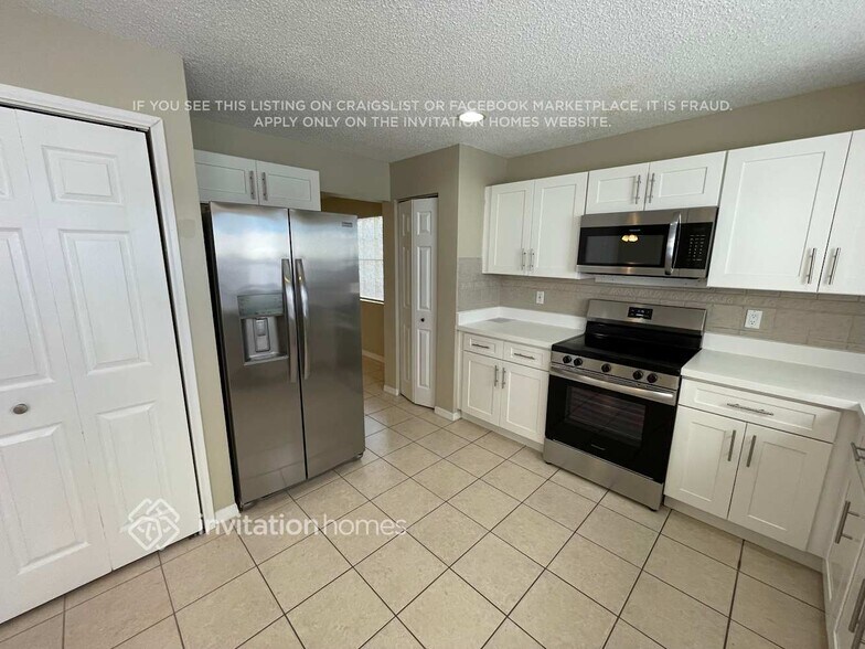 Building Photo - 3994 Crescent Creek Dr